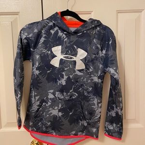 Youth Medium Underarmour hoodie
